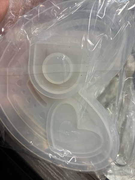 Condition photo showing New/Like New for Heart Resin Molds Silicone, Heart Epoxy Resin Casting Molds for Hydroponic Plants, Flower Arrangements, and DIY Home Decoration