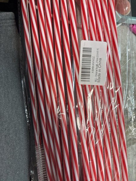 Condition photo showing New/Like New for Christmas Reusable Plastic Straws Red and White Striped Straws with Cleaner Brush Xmas Drinking Straws with Rings for Christmas Wedding Party Supplies (12 Pieces 10.5 inch/IN)