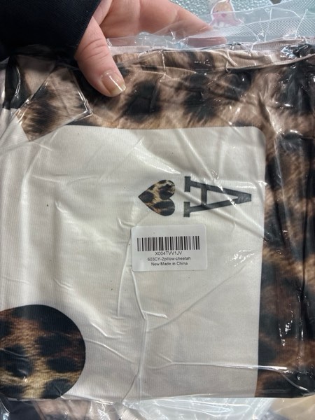 Condition photo showing New/Like New for Preppy Cheetah Throw Pillow Covers 18x18 Set of 2,Trendy Leopard Decor Pillow Case for Teen Girls Dorm Bedroom,Funky Cheetah Print Square Pillowcase for Couch Bed Sofa