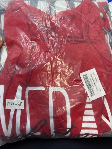 Condition photo showing New/Like New for VNVNE Christmas Pajamas for Family Matching Sets Cute Christmas Printed Sleepwear Holiday Xmas PJs for/Women/Men/Couples