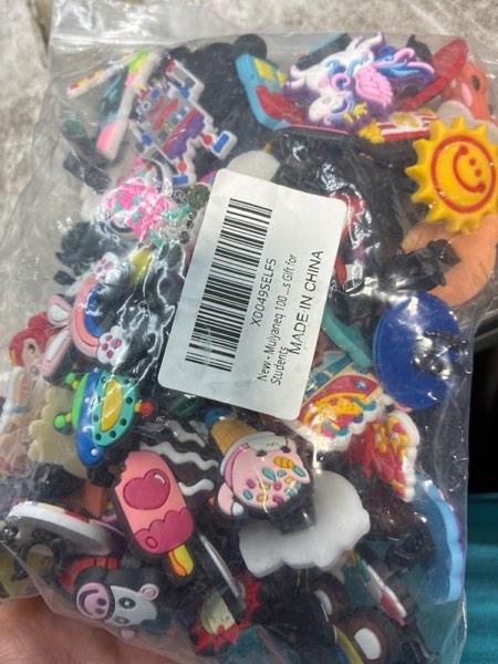 Condition photo showing New/Like New for 100 Pcs Cute Pencil Topper Decoation,Mixed Different Style Lovely Pencil Clips,Bulk Pen Toppers Charm Accessories for Kids,Classroom Rewards Prizes Gift for Students