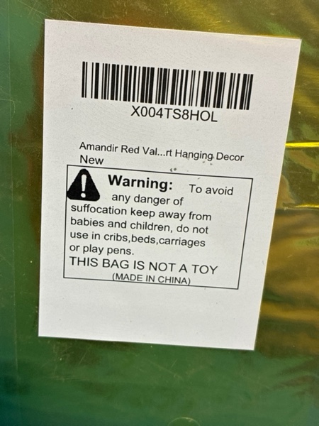 Condition photo showing New/Like New for 114 Pieces Red Valentine’s Day Decorations with I Love You Banner Foil, Red Heart Love Balloons, 1000 Pieces Rose Petals Hanging Heart Garlands for Wedding Anniversary Decor — Romantic Proposal Day Decorations