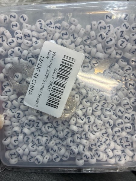 Condition photo showing New/Like New for Vellibring 500PCS Letter Beads - Small Plastic White Black Round Alphabet Beads Z for Jewelry Bracel