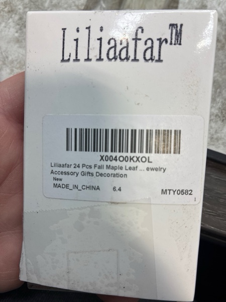 Condition photo showing New/Like New for Liliaafar 24/48pcs Fall Maple Leaf Brooch Pin Thanksgiving Lapel Enamel Pins Autumn Maple Leaf Brooch Decoration for Clothing Bags Backpack Hat Fall Jewelry Accessory Gifts Decoration