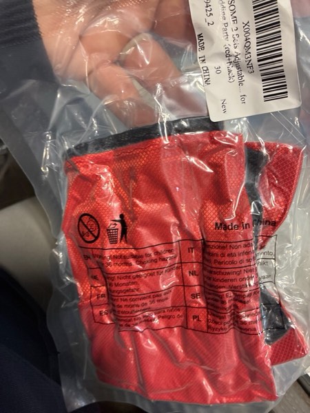 Condition photo showing New/Like New for TIESOME 2 Sets Men's Bow Tie & Pocket Square Set, Solid Color Adjustable Tie Formal Accessories for Wedding Party