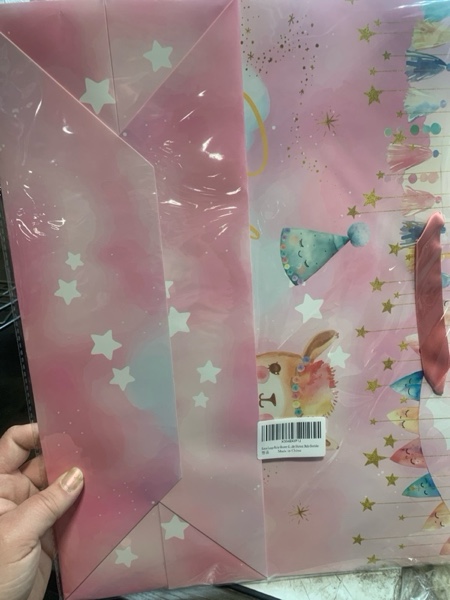 Condition photo showing New/Like New for slapaflife Extra Large Baby Girl Gift Bag for Baby Shower,16'' Cute Llama baby Girl Gold Foil Gift Bag with Card and Tissue Paper,Baby Shower, Baby Birthda
