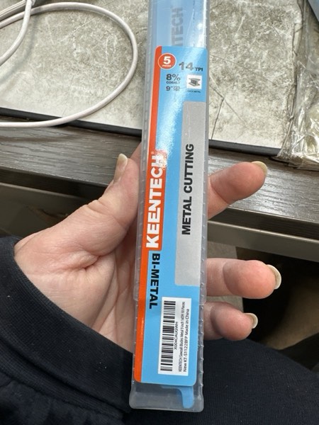 Condition photo showing New/Like New for KEENTECH 9 Inch Bi-Metal Reciprocating Saw Blade 10-Pack for Clean Metal Cutting, 14 TPI, Fits Milwaukee Sawzall and Other Reciprocating Saws 9" x10 14 TPI – Clean Metal Cutting