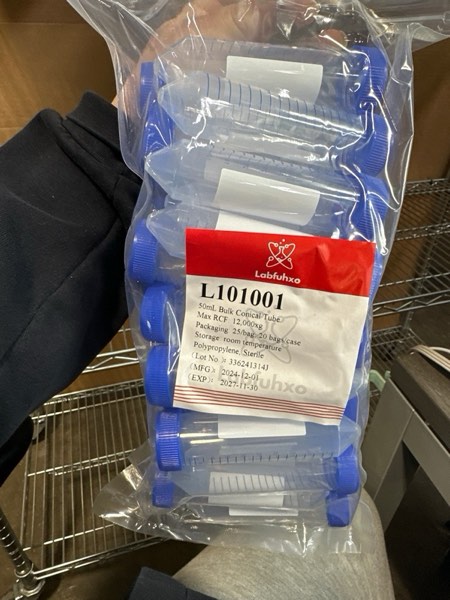 Condition photo showing New/Like New for 50mL Conical Centrifuge Tubes, [25 Items/1 Pack] Plastic Test Tube with Screw Caps, 50mL sterile Test Tubes with Lids, 50 mL Skirted Tubes with Printed Graduation and Write-on Spot 50ml,Conical,Sterile 25