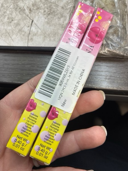 Condition photo showing New/Like New for MQN 2PCS Invisible Extreme Plumping Lip Liner, Invisible Lip Liner, Suitable for All Women