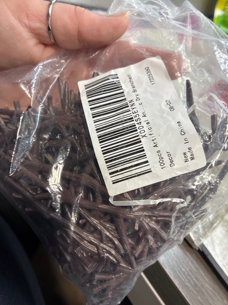 Condition photo showing New/Like New for Homoyoyo 100Pcs Mini Christmas Snowman Hand, Mini Twigs Deer Antlers Shaped Tree Branches Snowman Crafts Kit for Winter Xmas Ornaments