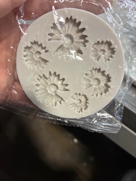 Condition photo showing New/Like New for MOLDS Daisy Flower Fondant Mold Flower Candy Silicone Molds For Cake Decoration Cupcake Topper Chocolate Cupcake Topper Sugar Craft Polymer Clay Gum Paste 