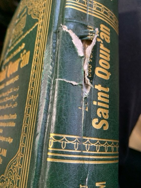 Condition photo showing Good Condition for Le sens des versets du Saint Qour'an Arabe-Francais (Interpretation of the meanings of the Noble Qur'an)