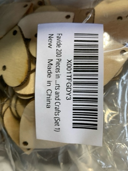 Condition photo showing New/Like New for Favide 200 Pieces in Total, Wooden Circles Wooden Heart Tags with Holes and 12 mm Rings for Birthday Boards, Valentine, Chore Boards, Arts and Crafts (Set 1)