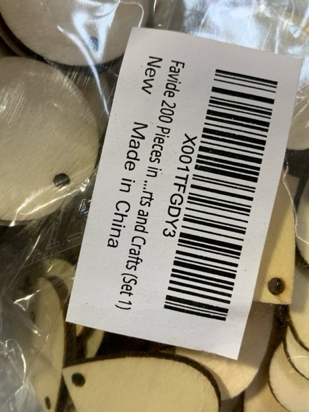 Condition photo showing New/Like New for Favide 200 Pieces in Total, Wooden Circles Wooden Heart Tags with Holes and 12 mm Rings for Birthday Boards, Valentine, Chore Boards, Arts and Crafts (Set 1)