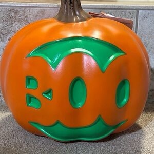 Hyde Eek Ceramic Halloween Light Up Pumpkin (BOO)