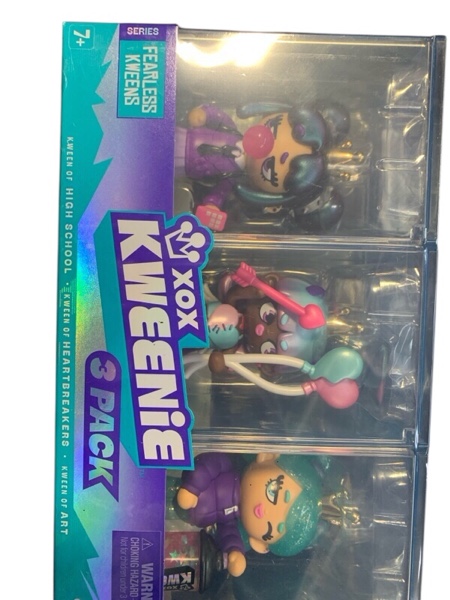 Condition photo showing New/Like New for XOX Kweenie Fearless - 3pk: Mini Figures with Collector's Guide
