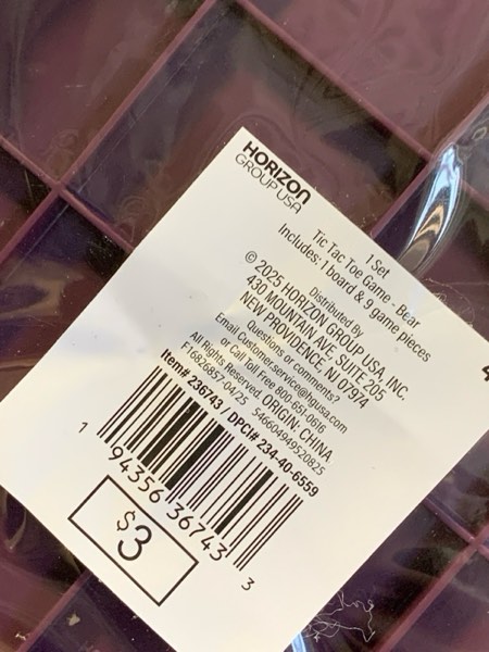 HORIZON GROUP USA 1 Set Tic Tac Toe Game - Bear (1 Board & 9 Game Pieces)