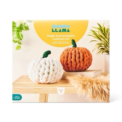 MONDO LLAMA Finger Knit Pumpkin Cushions Kit