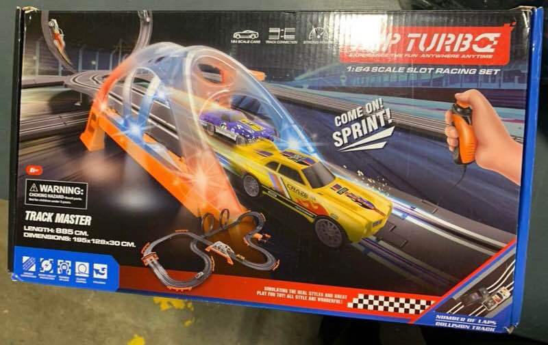 P Turbo 1:64 Scale Slot Racing Set