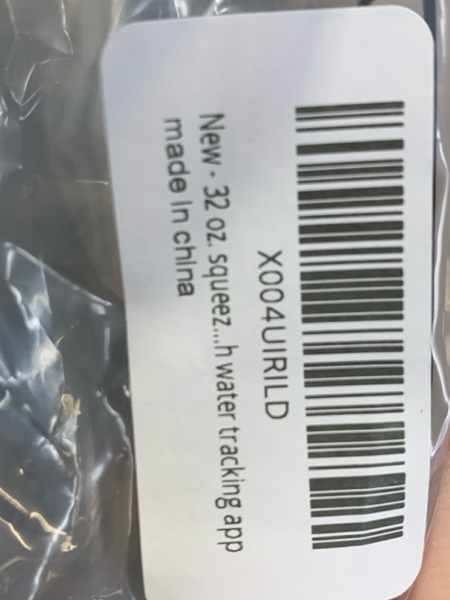 Condition photo showing New/Like New for Bread 32 oz. squeeze water bottle with water tracking app