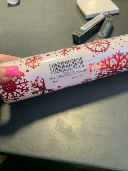 Condition photo showing New/Like New for Yarcony Kraft Snowflakes Wrapping Paper Roll, Christmas Wrapping Paper, Elegant 3D Embossed Red Festive Snowflakes Theme Christmas Gift Present Wrap for Holiday, Party (17 Inch X 33 Feet) 17 Inch X 33 Feet Red Snowflake