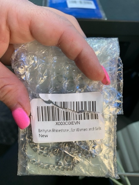 Condition photo showing New/Like New for Bethynas Rhinestone Shoulder Strap 2Pcs Sparkling Butterfly Non-Slip Bra Strap Adjustable Shiny Tennis Chain Invisible Strap for Women