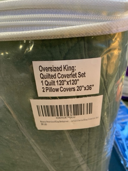 Condition photo showing New/Like New for Masaca Oversized King Bedspread 120x120,Olive Green Oversized King Quilt with Leaf Pattern,3 Piece Lightweight Ultra Soft Farmhouse California King Coverlet Set Oversized King 120x120 Olive Green-leaf Pattern