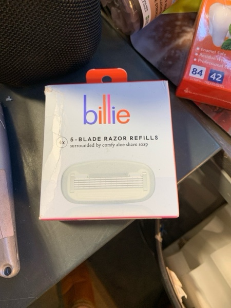 Condition photo showing New/Like New for Billie Women’s Razor Refill Blades – 4 Count (Pack of 1) 4 Count (Pack of 1) Blades