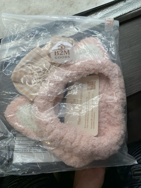Condition photo showing New/Like New for B2M GOODS Bear Ear Wash Face Headband, Soft Fluffy Makeup Hair Band for Women Girls, Cute Elastic Spa Hair Wrap for Bath, Shower, Skincare, and Beauty Routine (pink)