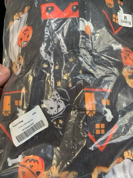 Condition photo showing New/Like New for (Women-Medium) YEAXLUD Family Matching Halloween Pajamas Adult Onesie Couples Men Pjs Women's Novelty One-piece Sleepwear Women Medium Pet Cats Dogs