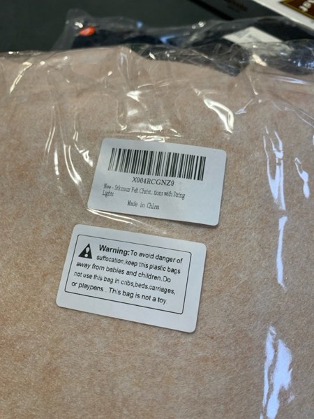 Condition photo showing New/Like New for Srkmxzr Felt Christmas Tree for Toddlers, Felt Christmas Tree with Lights 28x40.9 Inch, 38Pcs DIY 3D Wall Hanging Christmas Trees for Toddler Baby Kid Child, Felt Craft Kits for Xmas Party Decor Gift Style 3-28x40.9 Inch