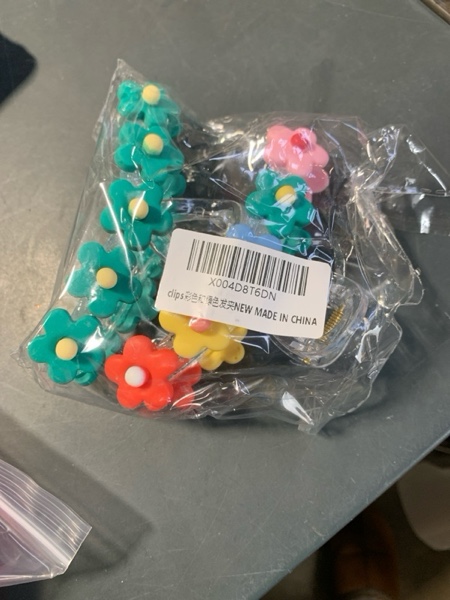 Condition photo showing New/Like New for 2 Pack Flower motif Big Hair Claw Clips for Women Stylish distinctive shape Hair Claw Large Claw Clip for Thick Curly Thin Hair Strong Hold jaw clips (Color+green)