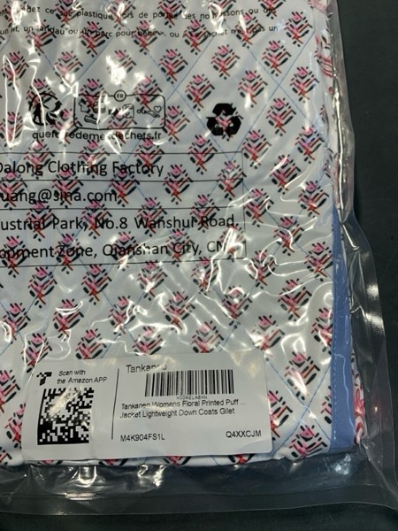 Condition photo showing New/Like New for Tankaneo Womens Puffer Quilted Cropped Vest Oversized Floral Patchwork Lightweight Jacket Cap Sleeve Outerwear Vest Light Green X-Large