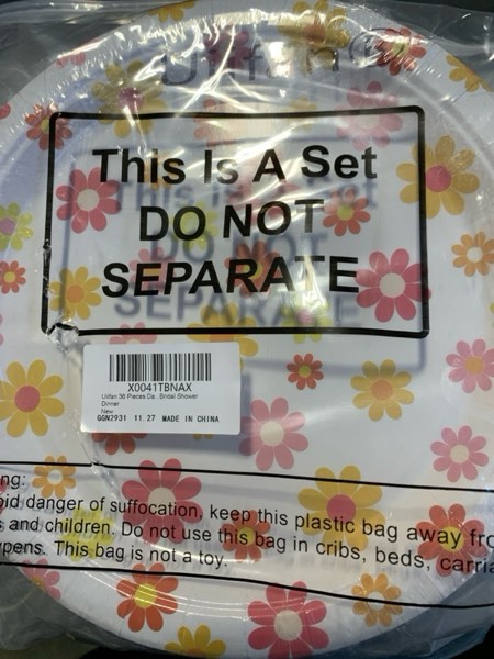 Condition photo showing New/Like New for Uiifan 36 Pieces Vintage Flower Style Paper Plates, 9 Inches Elegant Wildflower Paper Plates Butterfly Disposable Plant Seashell Party Supplies for Garden Tea Wedding Birthday Shower (Daisy)