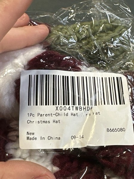 Condition photo showing New/Like New for 1pc Christmas Knitted Hat Christmas Stripe Hat for Boys and Girls Knitted Santa Beanie Winter Soft Woolen Beanie for Comfortable Holiday Accessory Fits Multi