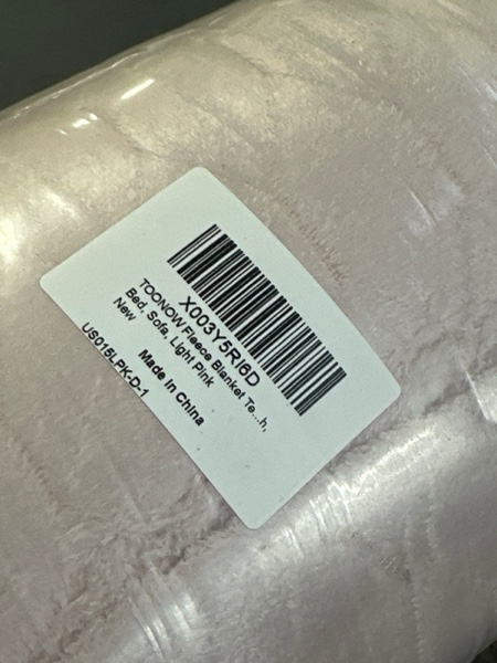 Condition photo showing New/Like New for TOONOW Fleece Bed Blanket King Size 90x108 inches, Super Soft Fluffy Fuzzy Plush Blanket Geometric Pattern Cozy Microfiber Flannel Blankets for Couch, Bed, Sofa, Light Pink Light Pink King-90" x108"