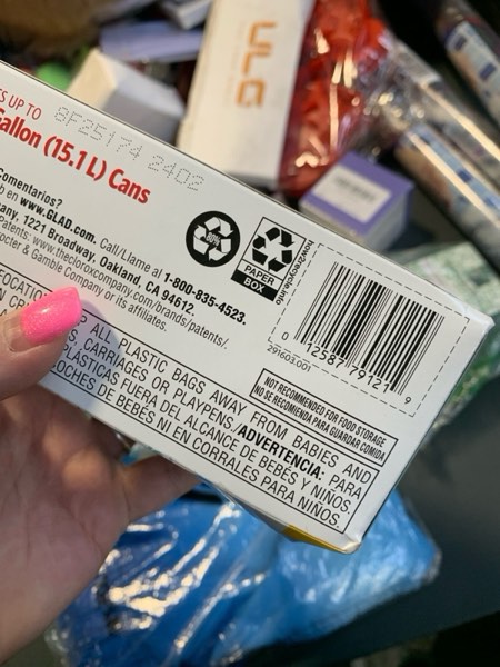 Condition photo showing New/Like New for Glad Small Trash Bags 4 Gallon, Febreze Beachside Breeze Garbage Bags, Odor Resistant with Drawstring, 34 Count Beachside Breeze 34 Count (Pack of 1)