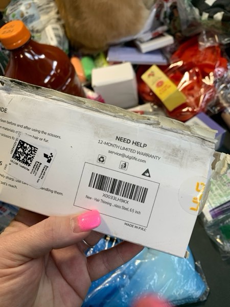 Condition photo showing New/Like New for Hair Thinning Scissors ULG Professional Barber’s Texturizing Teeth Shears for Hairdressing, Salon and Home Use Thinning Shears for Hair Cutting, Made of Japanese Stainless Steel, 6.5 inch Blue