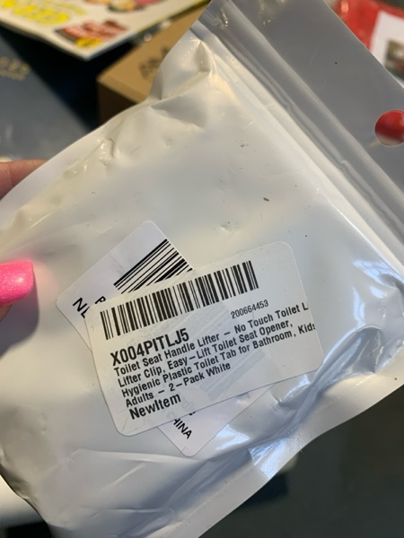 Condition photo showing New/Like New for Toilet Seat Handle Lifter – No Touch Toilet Lid Lifter Clip, Easy-Lift Toilet Seat Opener, Hygienic Plastic Toilet Tab for Bathroom, Kids, Adults – 2-Pack White