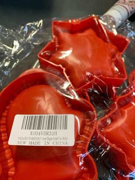 Condition photo showing New/Like New for Holiday Mini Pie Mold,Party Potluck Hand Pie Molds,Hand Pie Press Mold Maker for Baking,Winter Snowflake Christmas Tree and Gloves Shapes Pocket Pies Maker