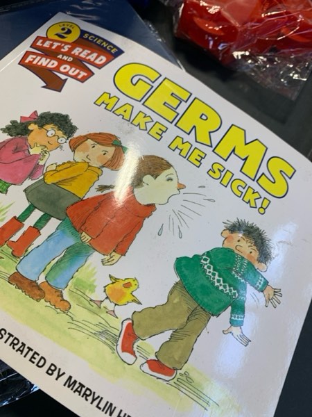 Condition photo showing New/Like New for Germs Make Me Sick! (Let's-Read-and-Find-Out Science 2)