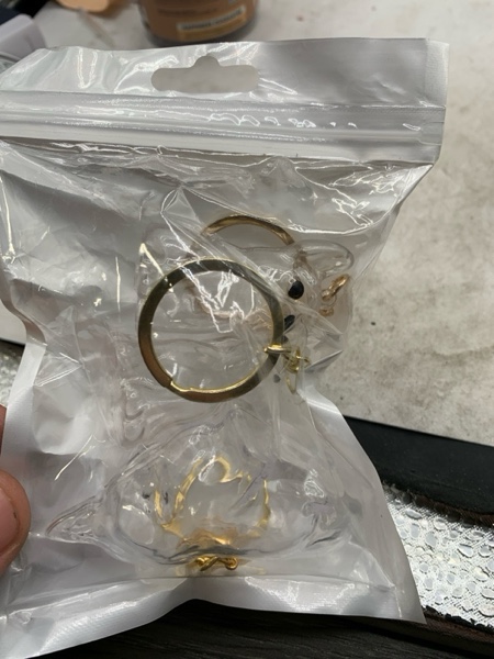 Condition photo showing New/Like New for 3 Pcs Pup Capsule Keychain, Dog Hair Collector Keychain, Dog Cat Pet Hair Collector Charm Memorial Storage Bottle, Transparent Pet Keepsake Capsule Box Gifts