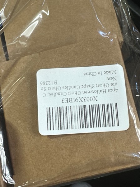 Condition photo showing New/Like New for 4pcs Halloween Ghost Candles, Cute Ghost Shape Candles Ghost Scented Candle White Halloween Spooky Candles for Home Halloween Party Room Table Decorations