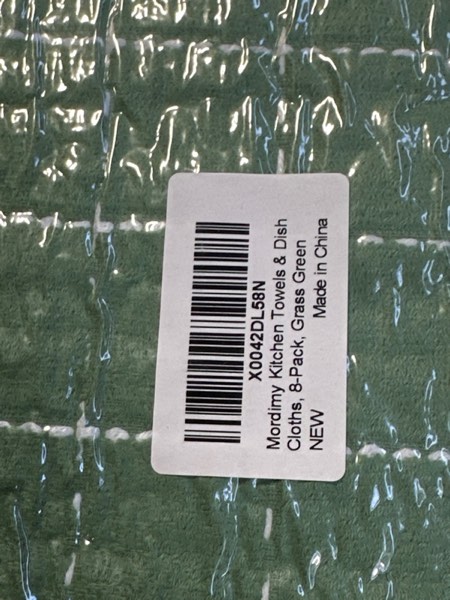 Condition photo showing New/Like New for Mordimy 100% Cotton Terrycloth Kitchen Towels and Dishcloths Sets, Soft and Absorbent Checkered Dish Towels, Quick Drying Dish Rags for Washing Dishes, 4 Pack 16" x 26" & 4 Pack 12" x 12", Grass Green Grass Green Towel Set - 8 Pack
