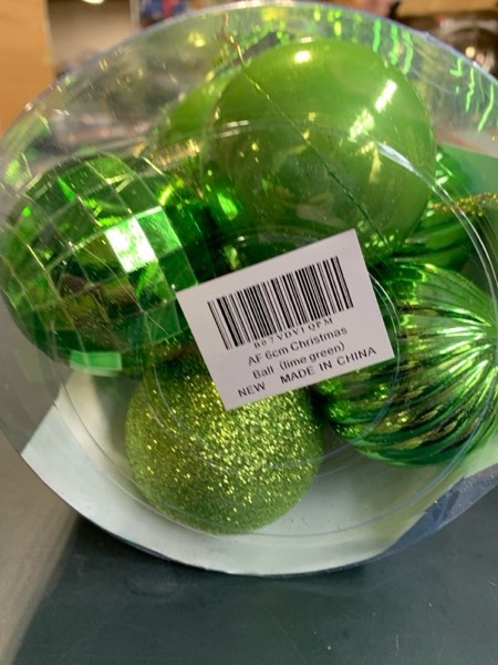 Condition photo showing New/Like New for AUXO-FUN 28ct Shatterproof Christmas Ball Ornaments in 4 Classic Finishes for Christmas Tree Decoration (Lime Green, 2.36“ Regular Size) 2.36" Regular Size Lime Green