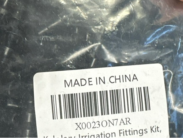 Condition photo showing New/Like New for Kalolary 200 Pieces Irrigation Fittings Kit — Drip Irrigation Barbed Connectors for 1/4-Inch Vegetable Garden Lawn Water Hose Connectors (80 Straight Barbs+60 Tees+20 Elbows+20 End Plug+20 4-Way Coupling)