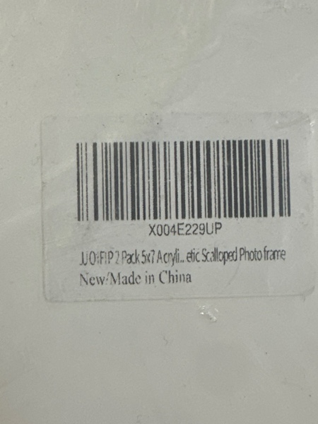Condition photo showing New/Like New for JUOIFIP 2 Pack 5x7 Acrylic Frame, Clear Magnetic Picture Frames, Scalloped Lucite Plexiglas Floating Photo Frame for Tabletop Vertical and Horizontal Display 2 5x7 in