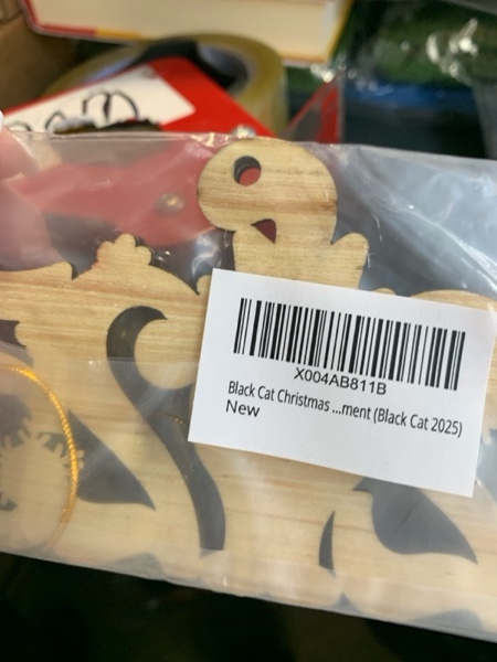Condition photo showing New/Like New for Black Cat 2025 Christmas Ornament – Funny Kitten Butt Wooden Tree Decoration with Snowflakes & Paw Prints for Cat Lovers, Pet Owner Christmas Décor