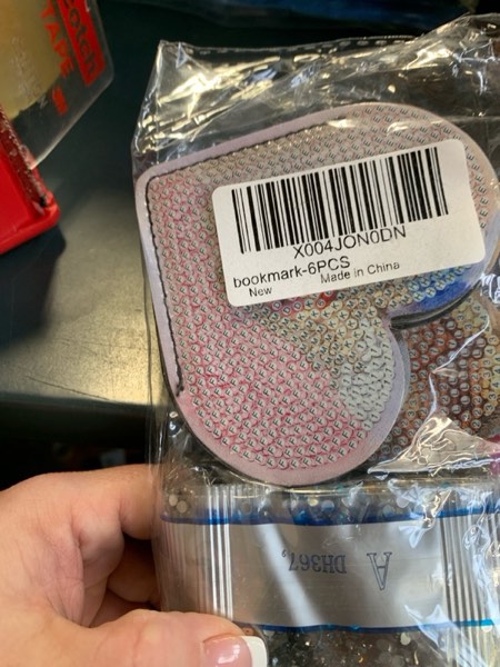 Condition photo showing New/Like New for Taylor Swift Diamond Art Corner Bookmarks 