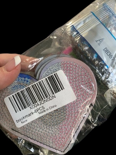 Condition photo showing New/Like New for Bookmark 6 pcs